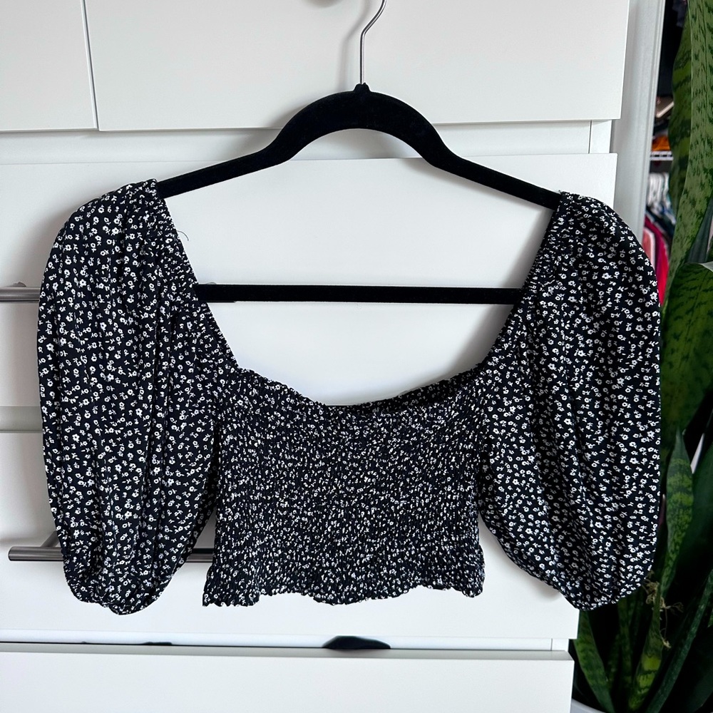 Forever 21 floral cropped top